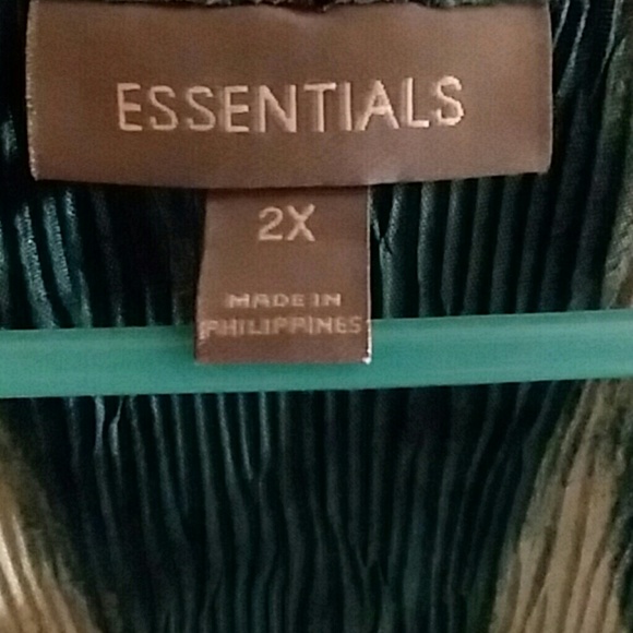 Woman's multi colored blouse normal wear - Picture 4 of 4